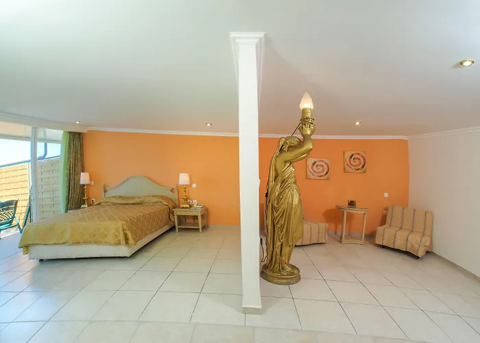 Cnic Paleo Artnouveau - Adults Only Hotel