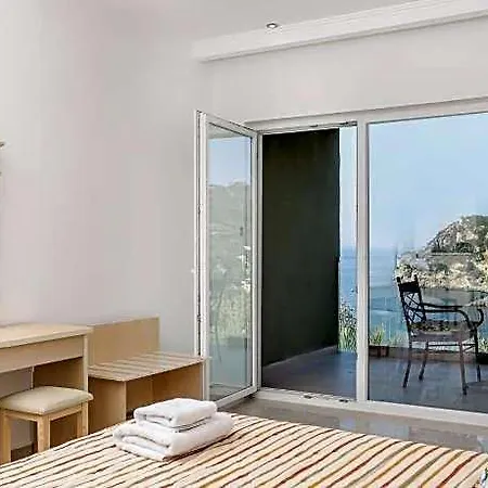 Cnic Paleo Artnouveau (adults Only) Paleokastritsa