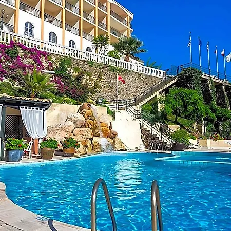 מלון Cnic Paleo Artnouveau (adults Only) 4*
